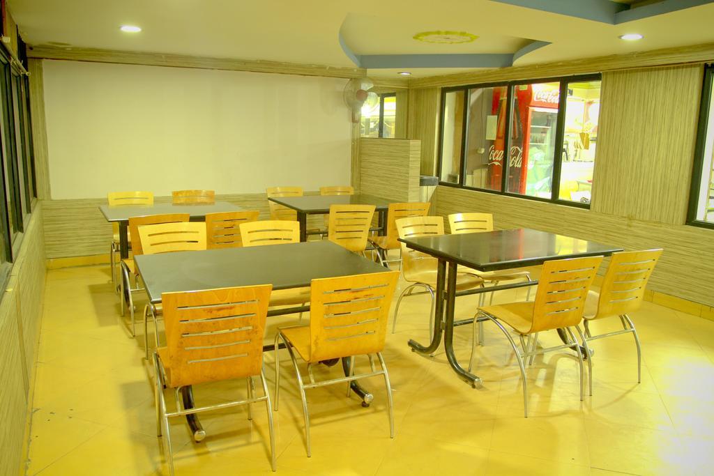 Yasodha Towers Hotel Hosūr Екстериор снимка